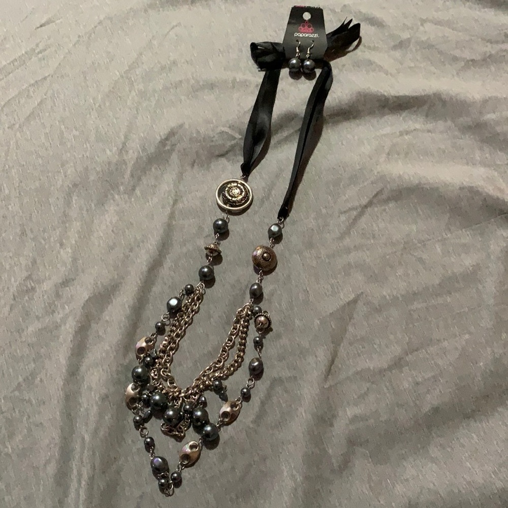 Paparazzi necklace with matching earrings